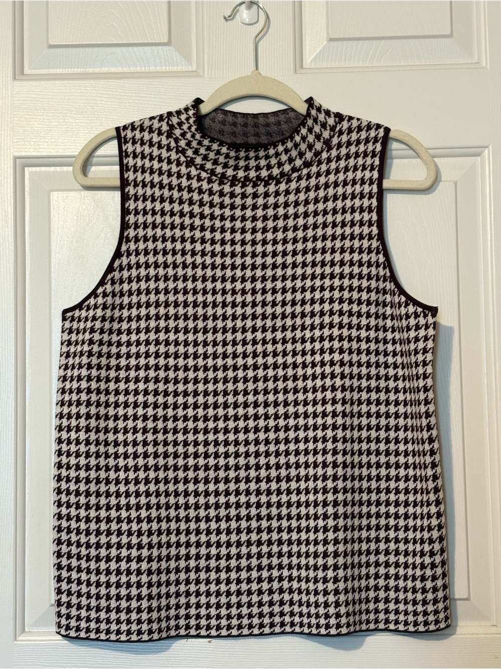 Ann Taylor Houndstooth Pattern Burgundy and White Knit Sleeveless Top Size XL